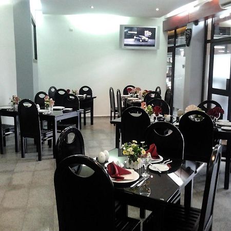 Planet Hotel Douala Exterior foto