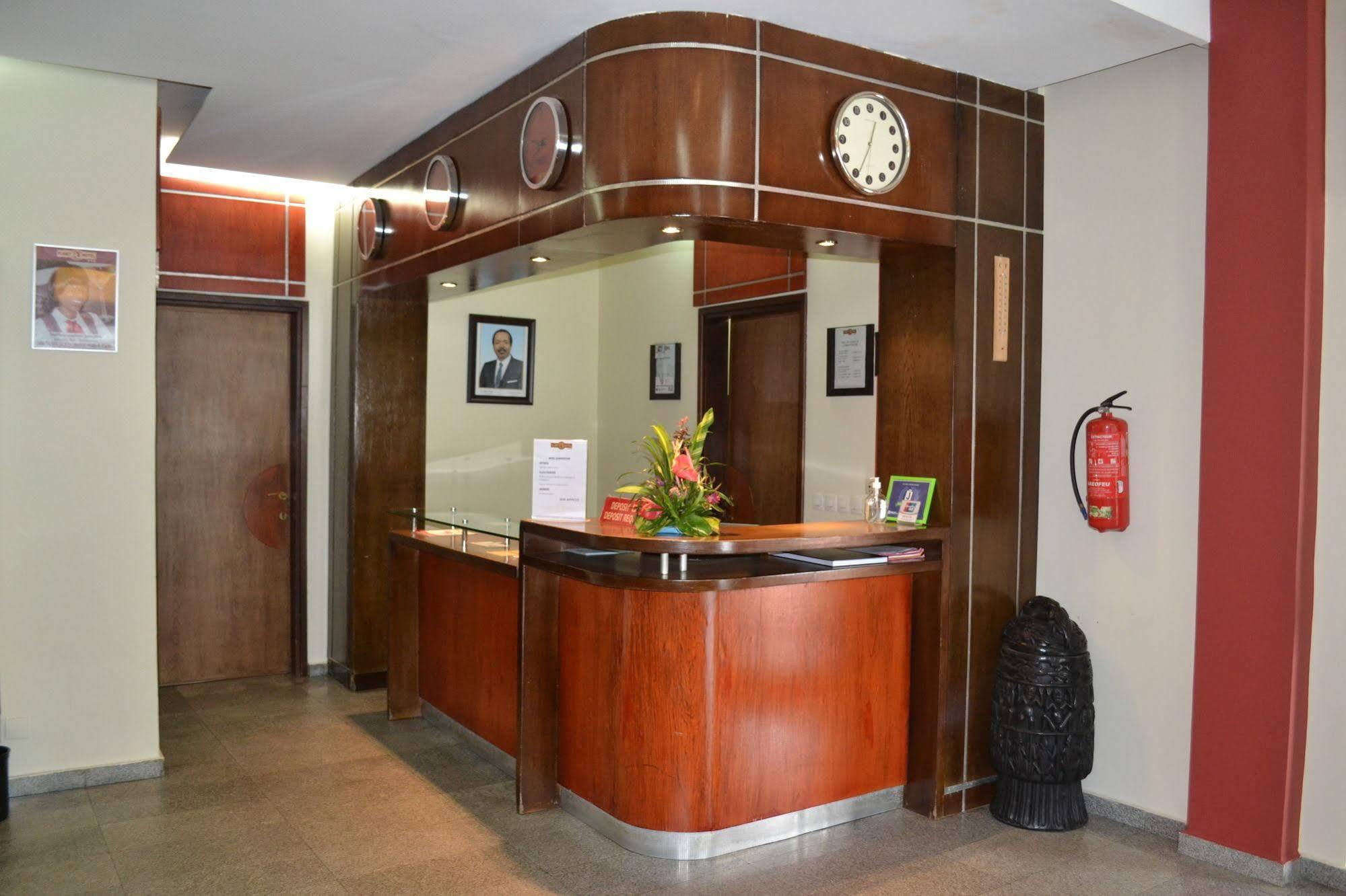 Planet Hotel Douala Exterior foto